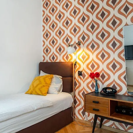 Vintage Vibe Rooms, Metro Politechnika By Urban Wake *